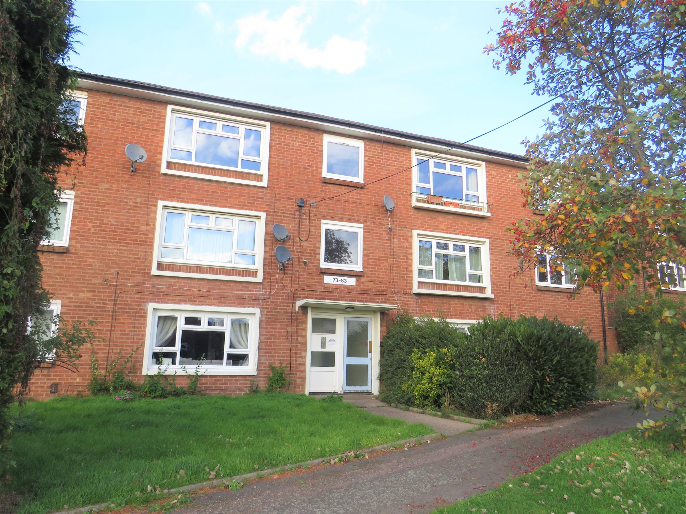 2 bed flat to rent in Milton Avenue, Tamworth B79 Zoopla
