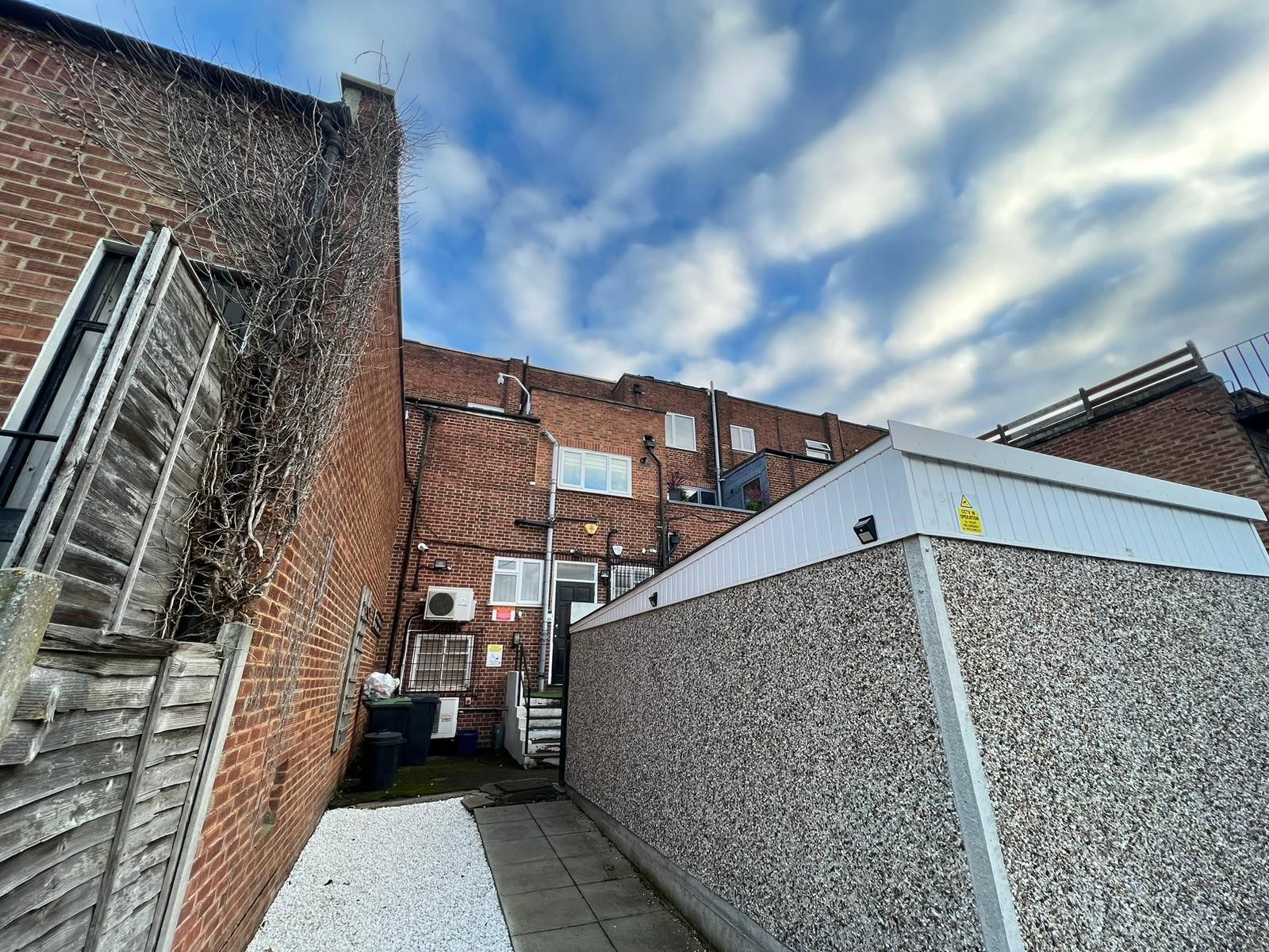 2 bed to rent in Brook Parade, High Road, Chigwell IG7 Zoopla