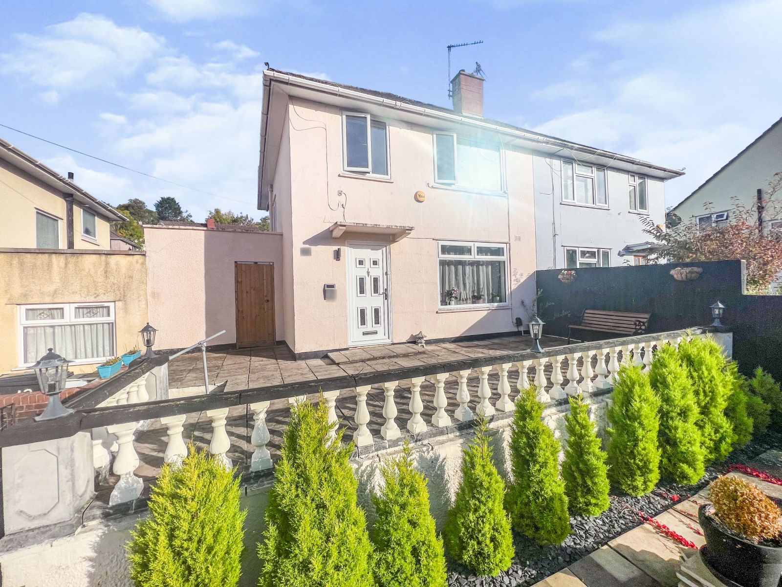 3 bed semidetached house for sale in Walk, Stockwood