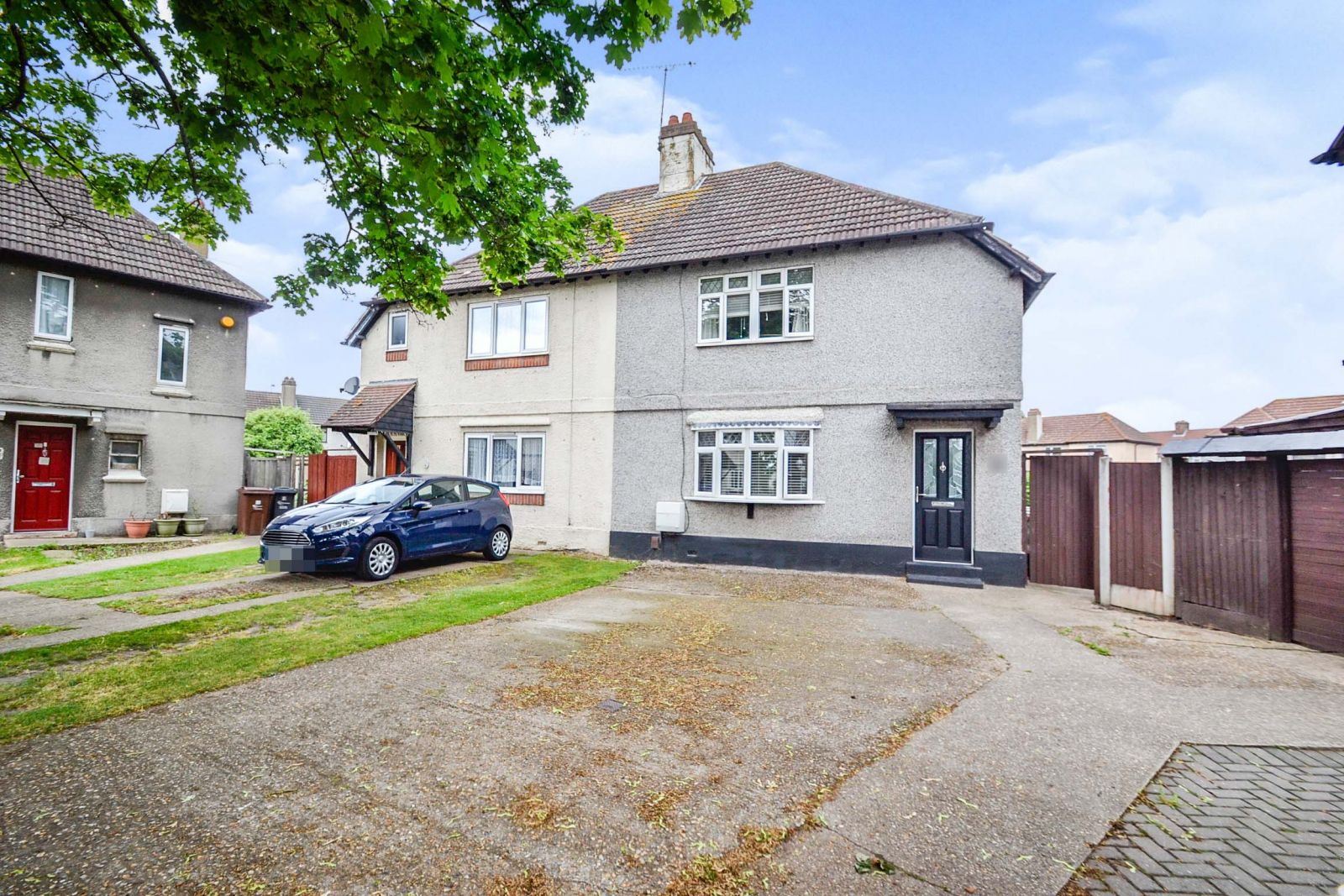 3 bed semidetached house for sale in Baddow Close, Dagenham RM10 Zoopla
