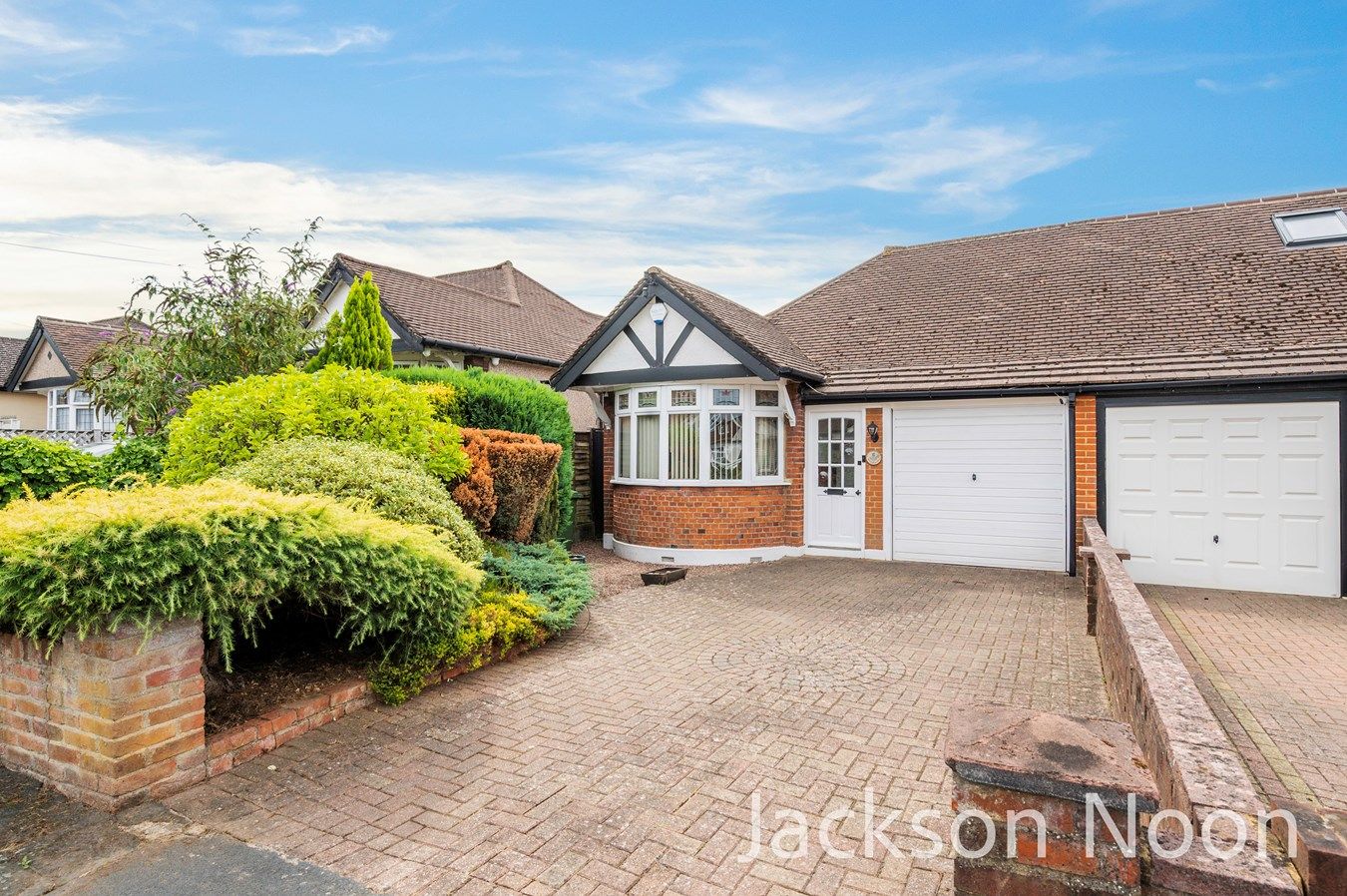 2 bed bungalow for sale in Amis Avenue, West Ewell KT19 Zoopla