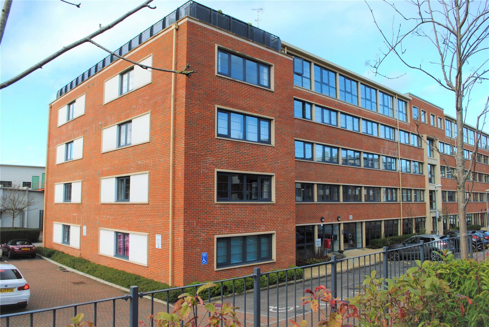 2 bed flat to rent in Kestrel Road, Farnborough GU14 Zoopla