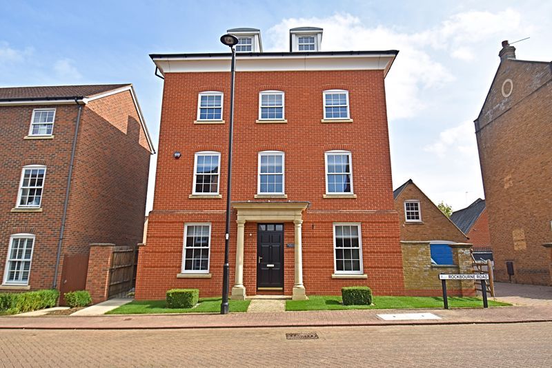 6 bed detached house to rent in Rockbourne Road, SherfieldOnLoddon