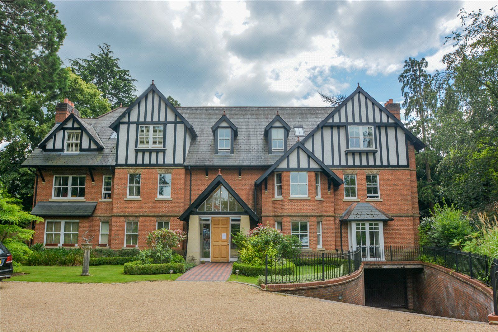 Murdoch Road, Wokingham, Berkshire RG40  