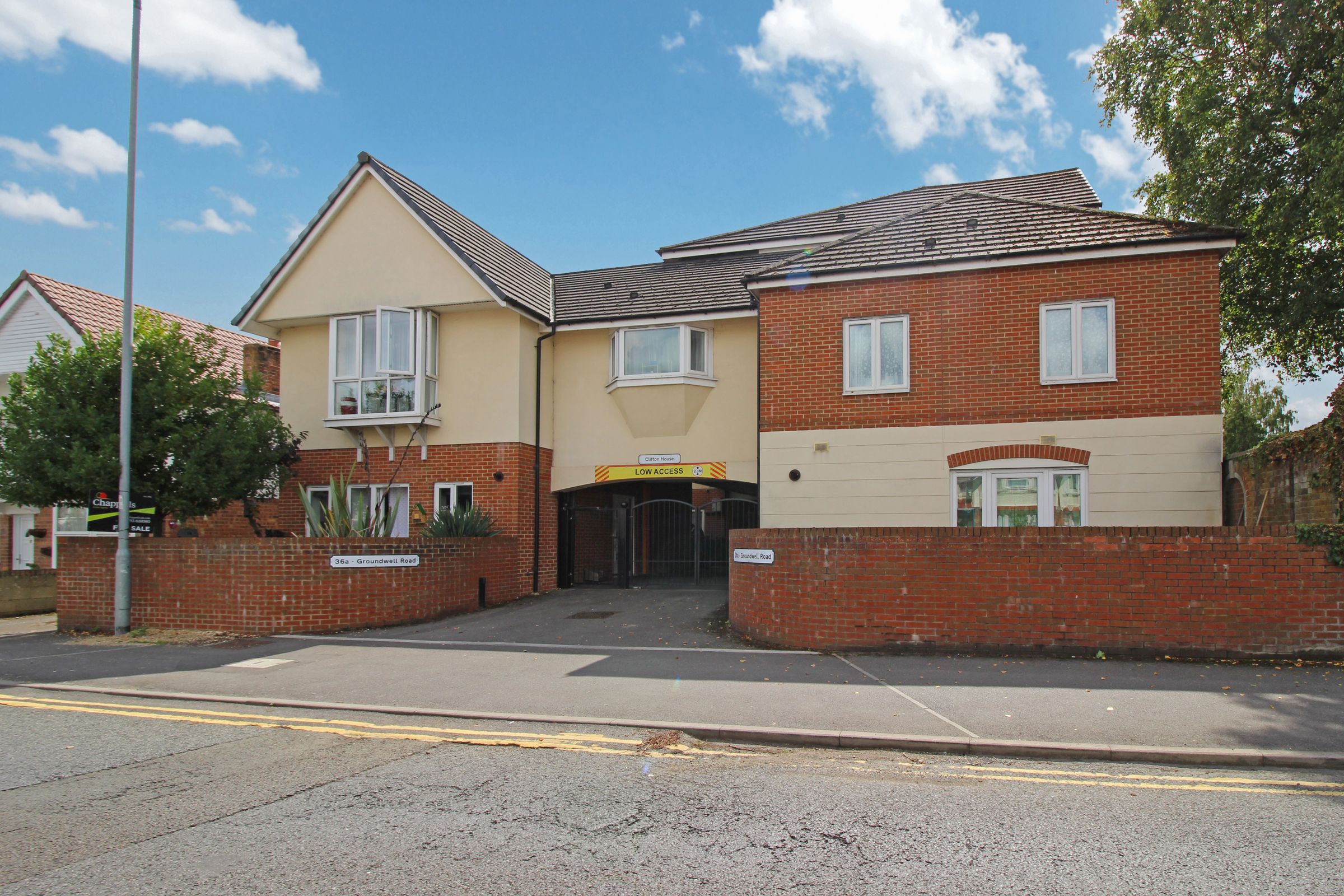 2 bed flat for sale in Groundwell Road, Old Town, Swindon SN1 Zoopla