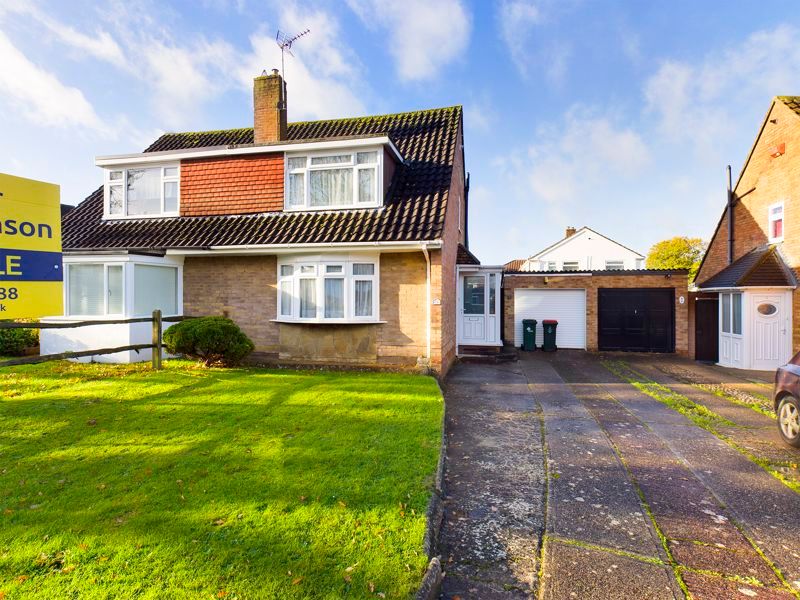 3 bed semidetached house for sale in Filbert Crescent, Crawley RH11