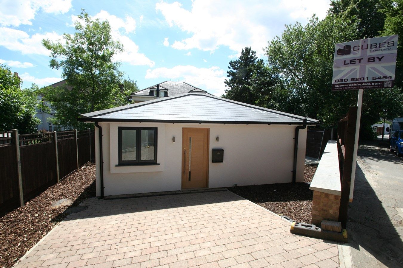 2 bed detached house to rent in Tenterden Grove, Hendon, London NW4