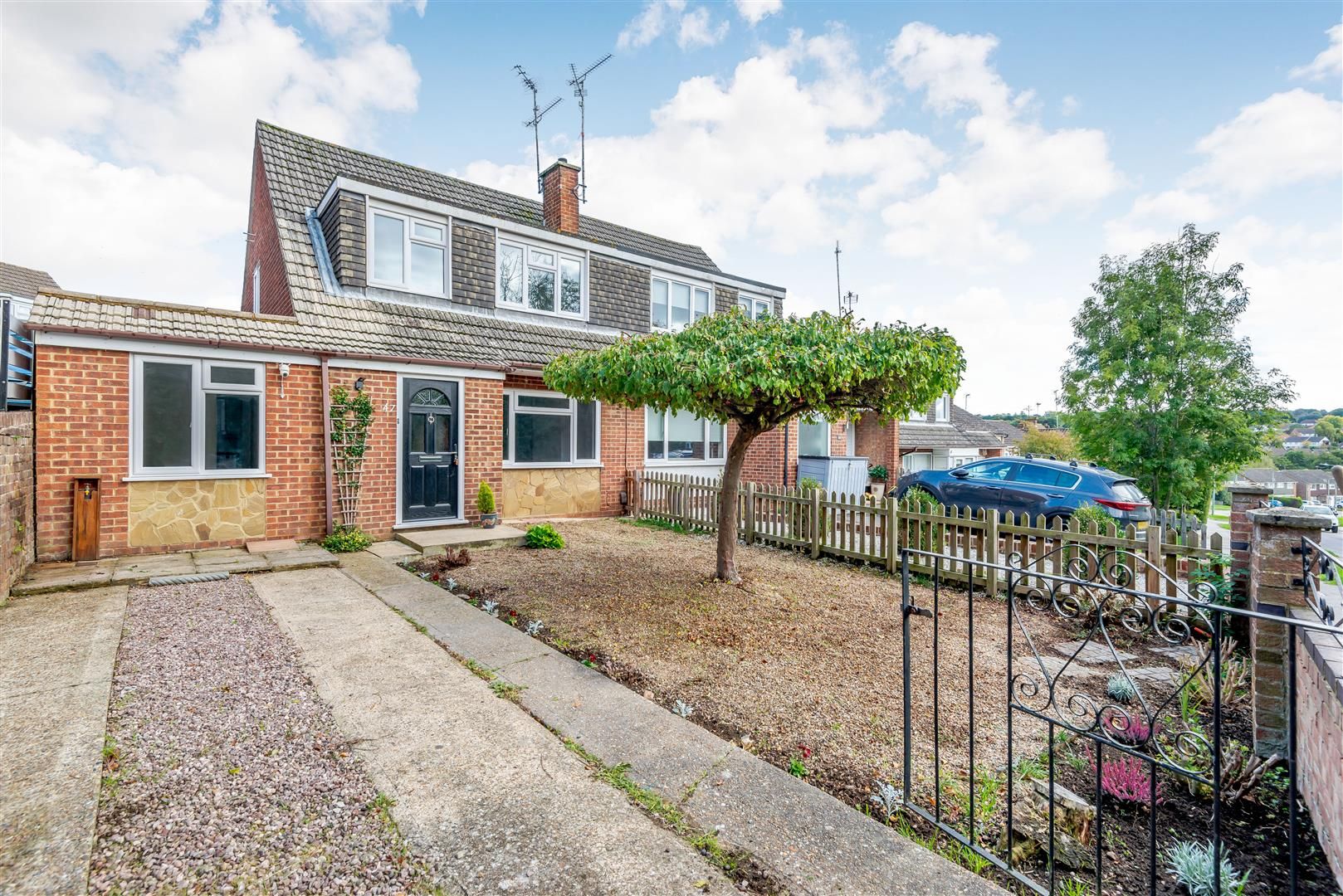 4 bed semidetached house for sale in Spot Lane, Bearsted, Maidstone
