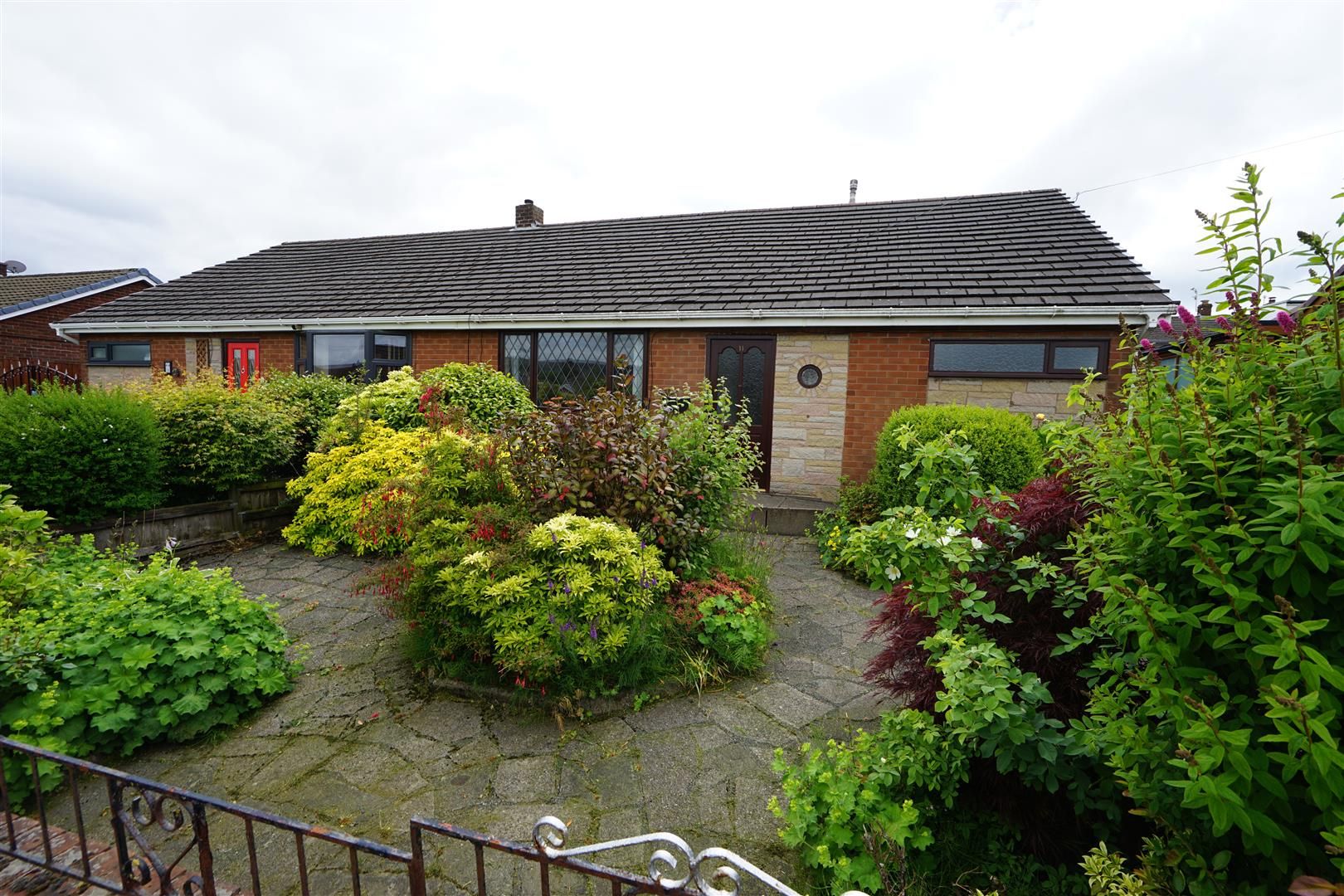 2 bed semidetached bungalow for sale in Ainse Road, Blackrod, Bolton