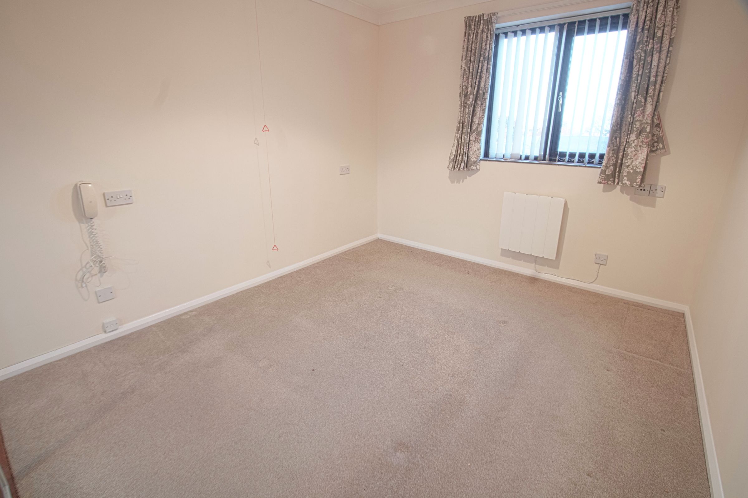 2 bed flat for sale in Sun Street, Billericay CM12 Zoopla