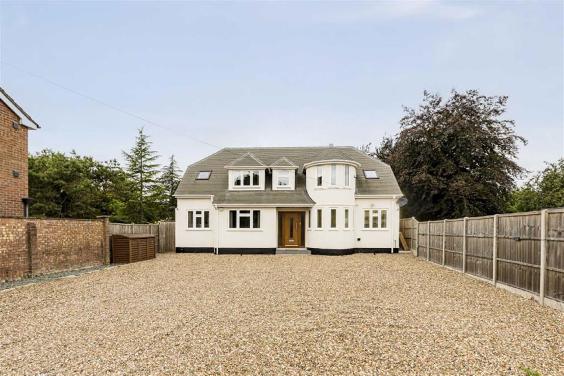 5 bed detached house for sale in Coppermill Road, Wraysbury, Staines
