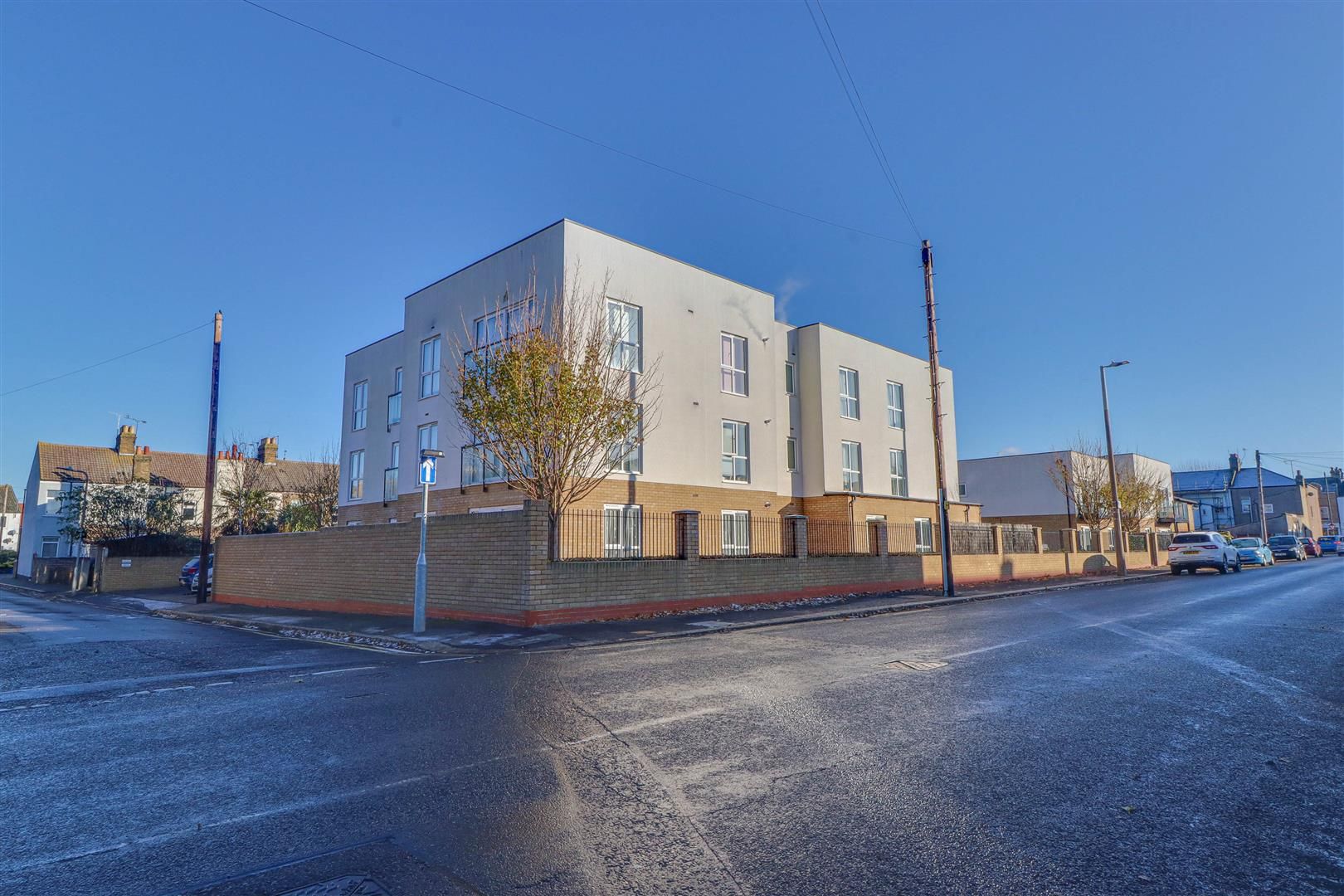 2 bed flat for sale in Saxon Court, Smith Street, Shoeburyness SS3 Zoopla