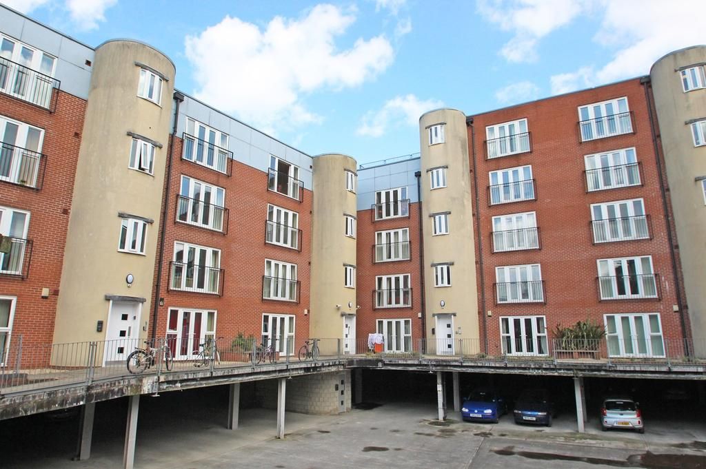 St Lawrence Street, Manchester M15  