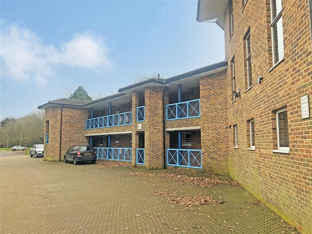 Studio for sale in Dalewood Gardens, Crawley RH10 Zoopla