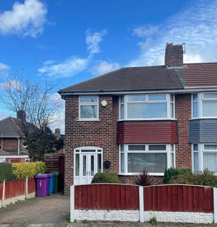 3 bed semidetached house for sale in Lynscott Place, Childwall