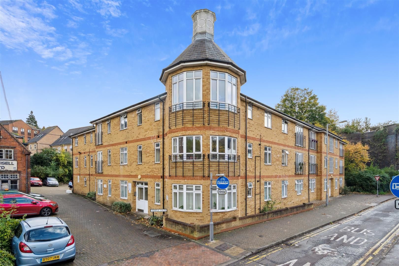 1 bed flat to rent in Temple End, High HP13 Zoopla
