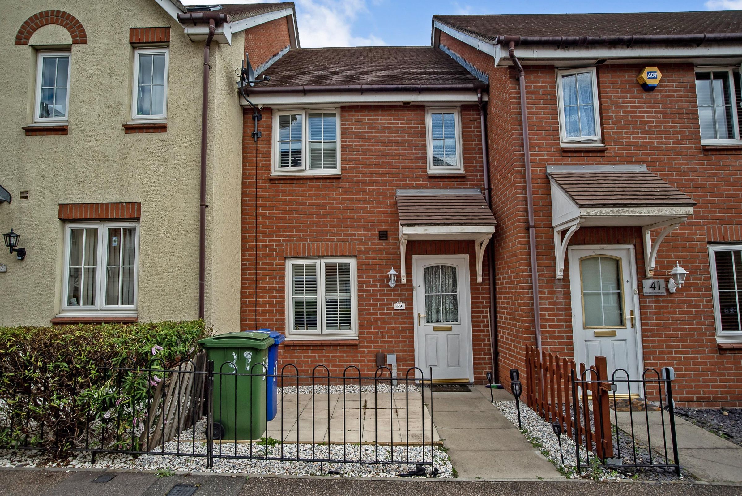 2 bed terraced house for sale in Hedingham Road, Chafford Hundred