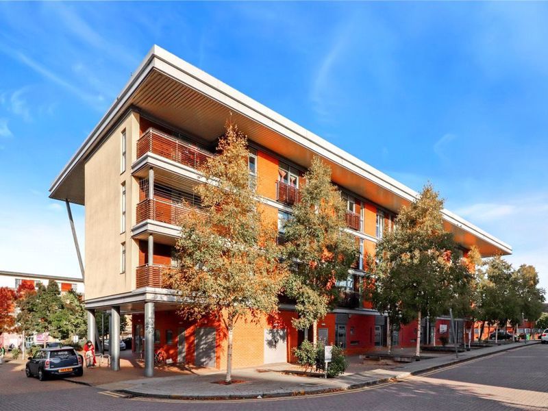 2 Bed First Floor Flat, Watford, Hertfordshire WD18  