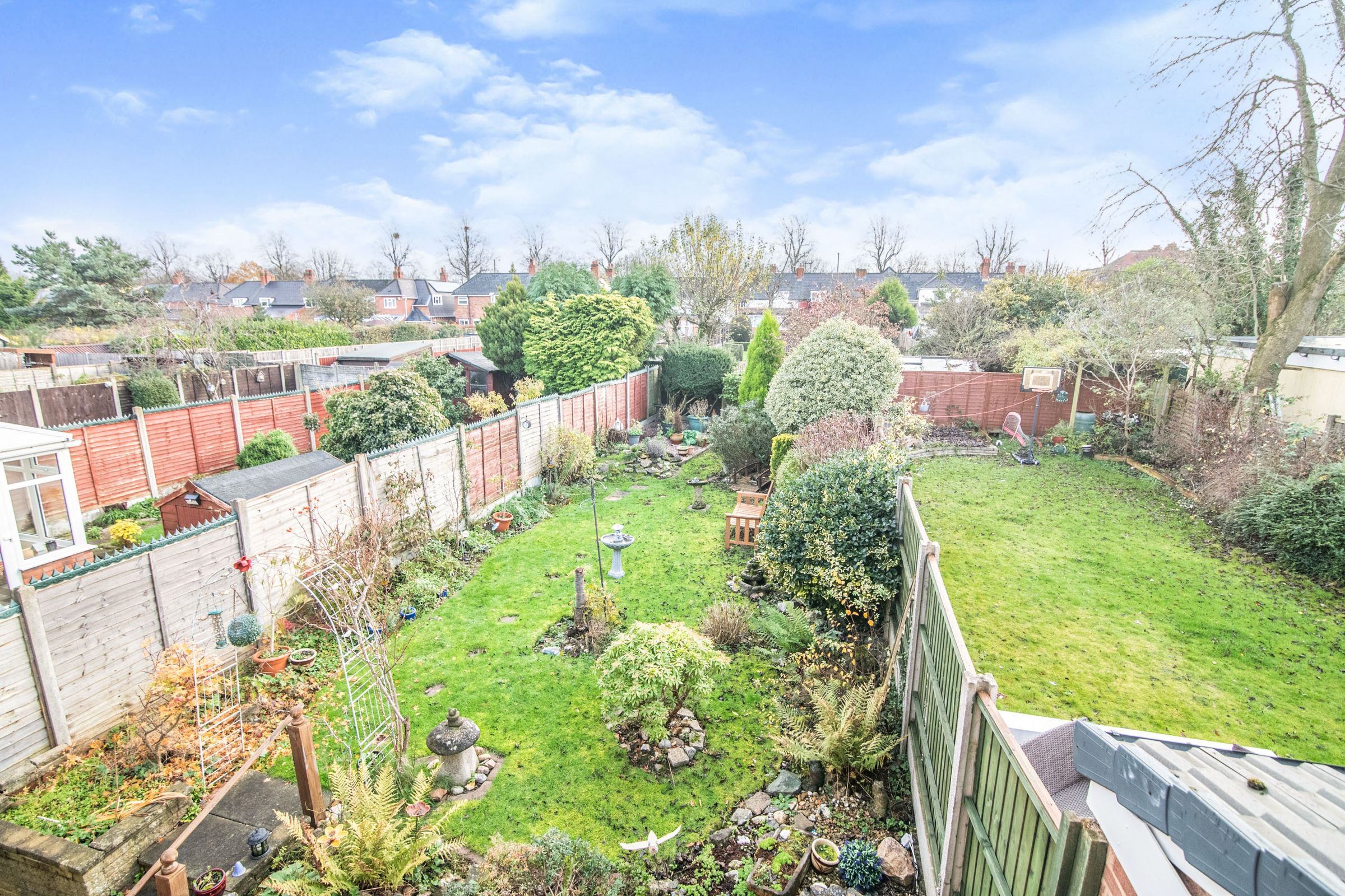 3 bed semidetached house for sale in Larchmere Drive, Hall Green