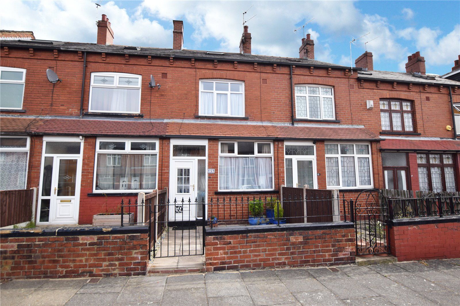 3 bed terraced house to rent in Parkfield Mount, Leeds, Also Known As