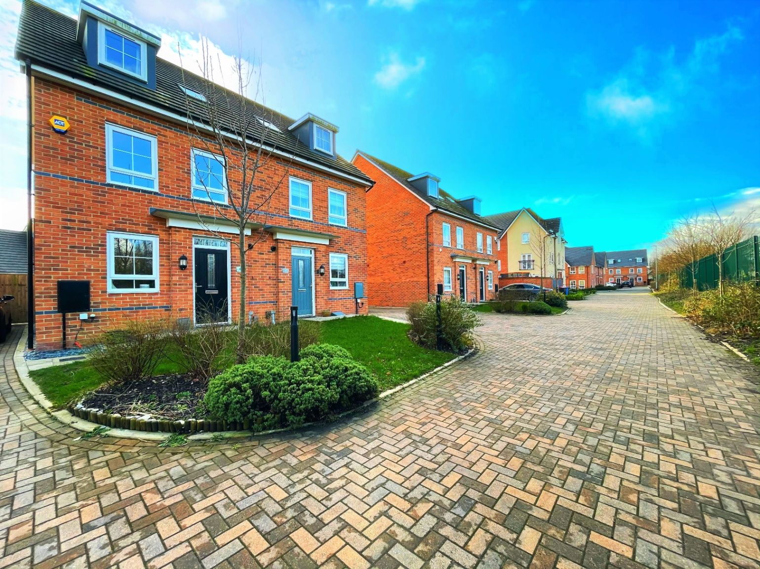 4 bed semidetached house for sale in Whitewood Road, Worsley