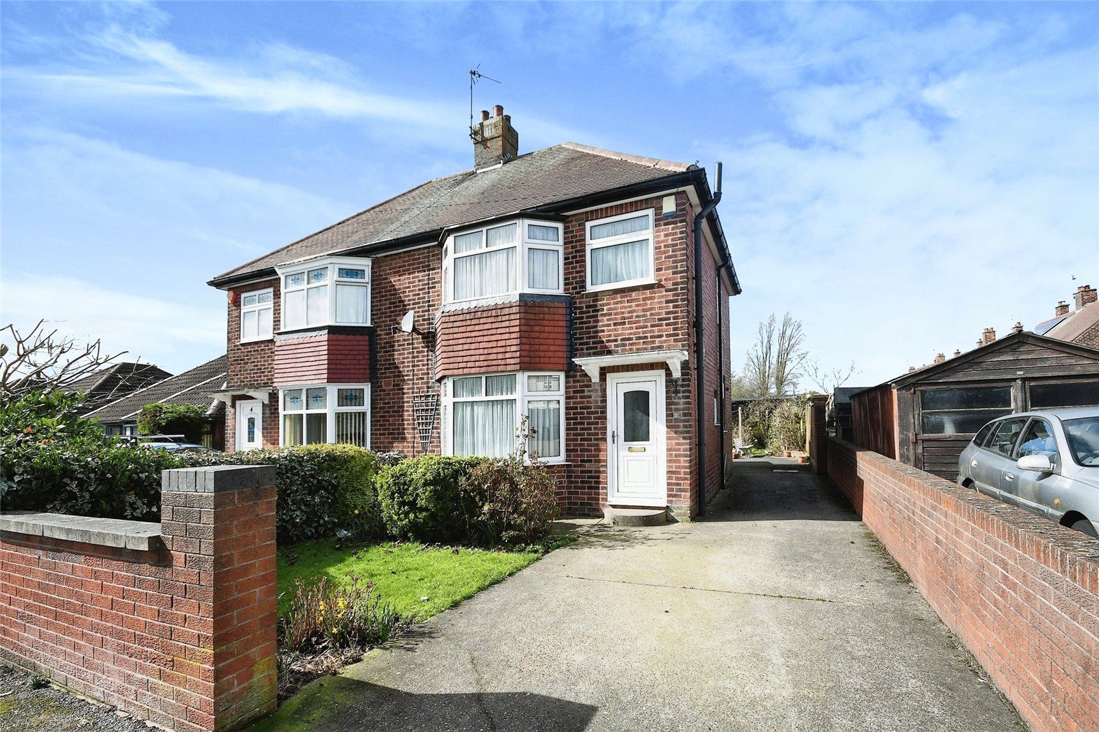 3 bed semidetached house for sale in Bingham Avenue, SuttonIn