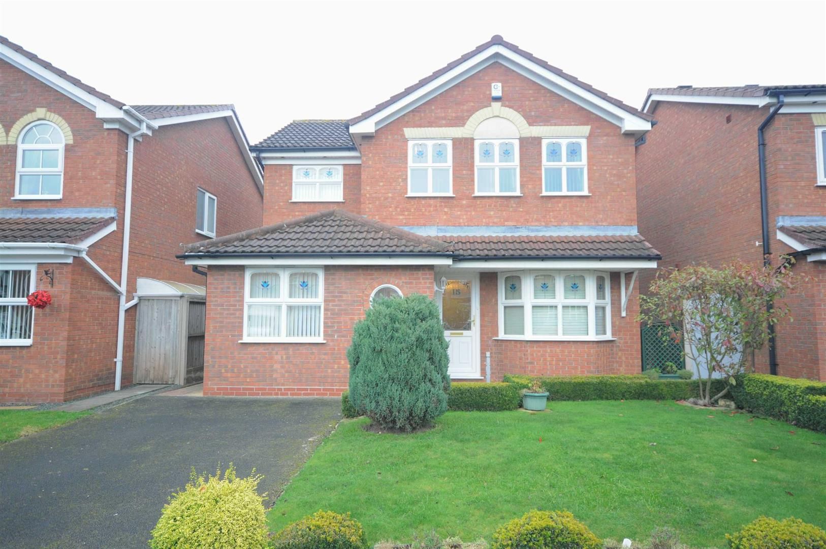 4 bed detached house to rent in Searle Avenue, Castlefields, Stafford