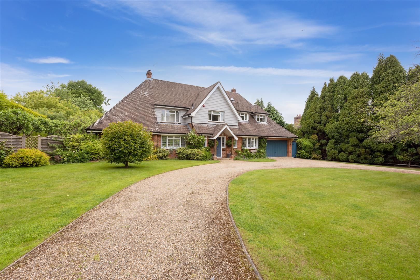 5 bed detached house for sale in Satwell Close, Rotherfield Greys