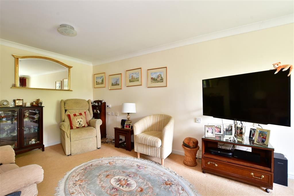 2 bed flat for sale in Hadlow Road, Tonbridge, Kent TN9 Zoopla
