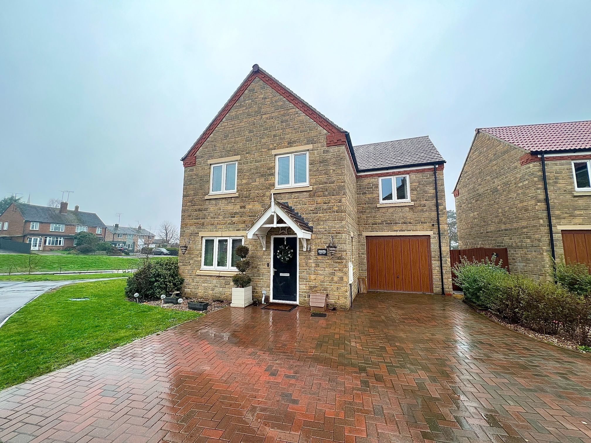 4 bed detached house for sale in Snowdrop Close, Raunds, Wellingborough