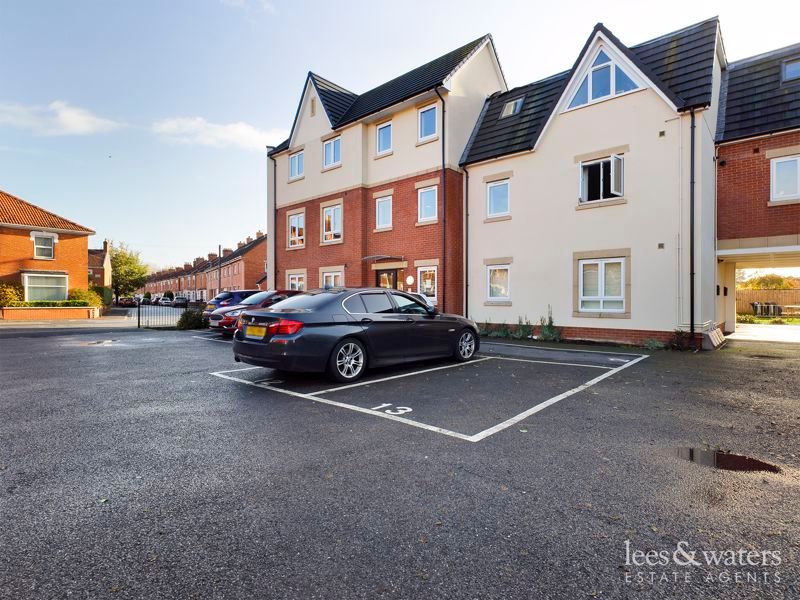2 bed flat for sale in Taunton Road, Bridgwater TA6 Zoopla