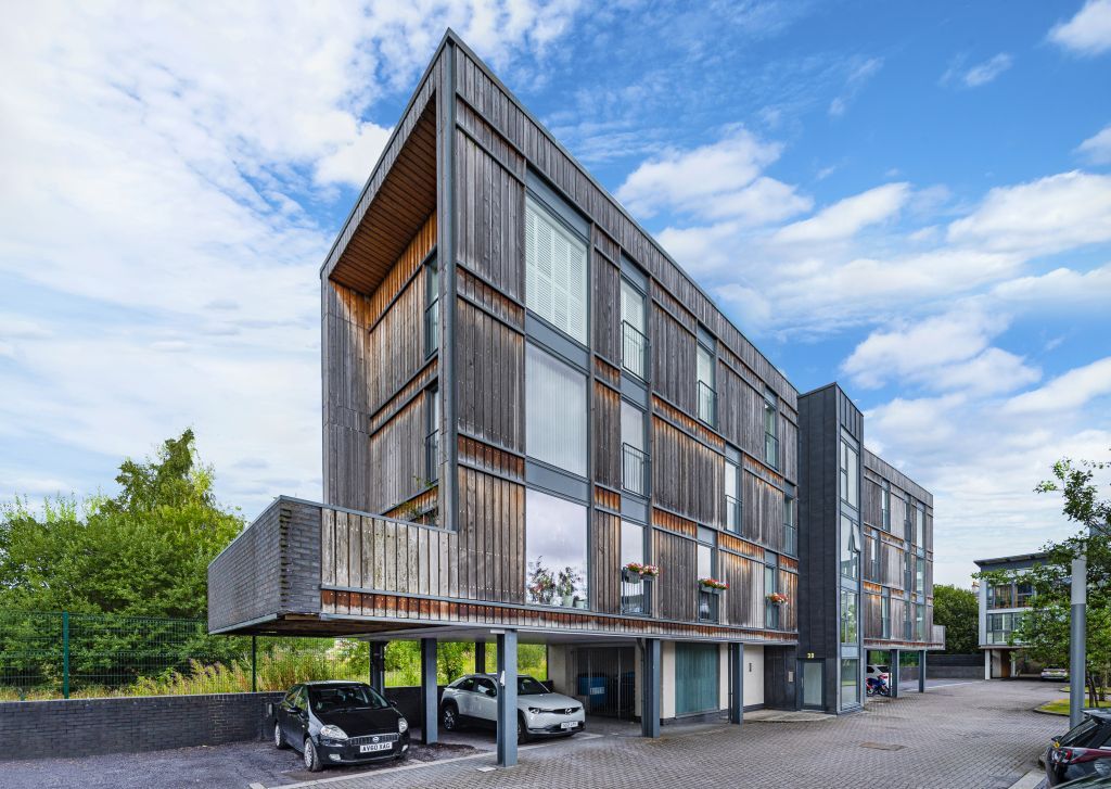 2/1 30 Moore Street Glasgow G40  