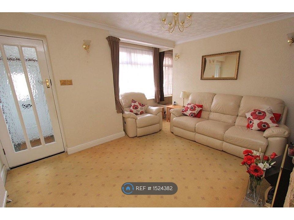 3 bed terraced house to rent in School Road, Dagenham RM10 Zoopla