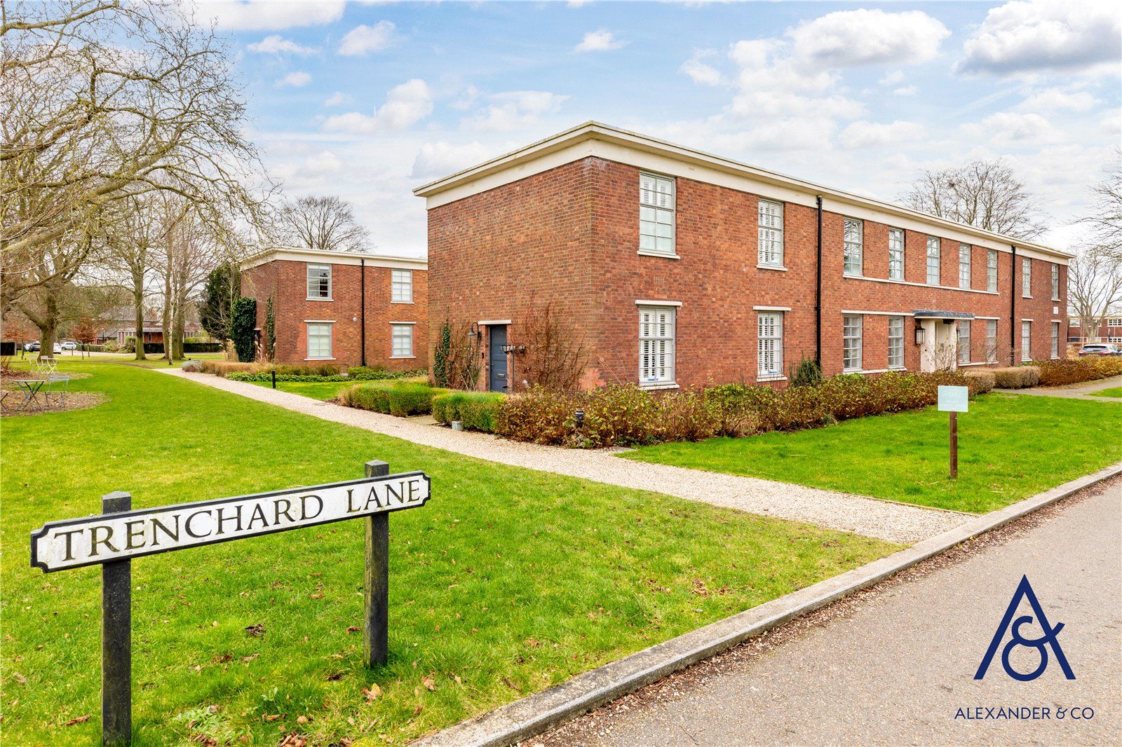 2 bed end terrace house for sale in Trenchard Lane, Caversfield