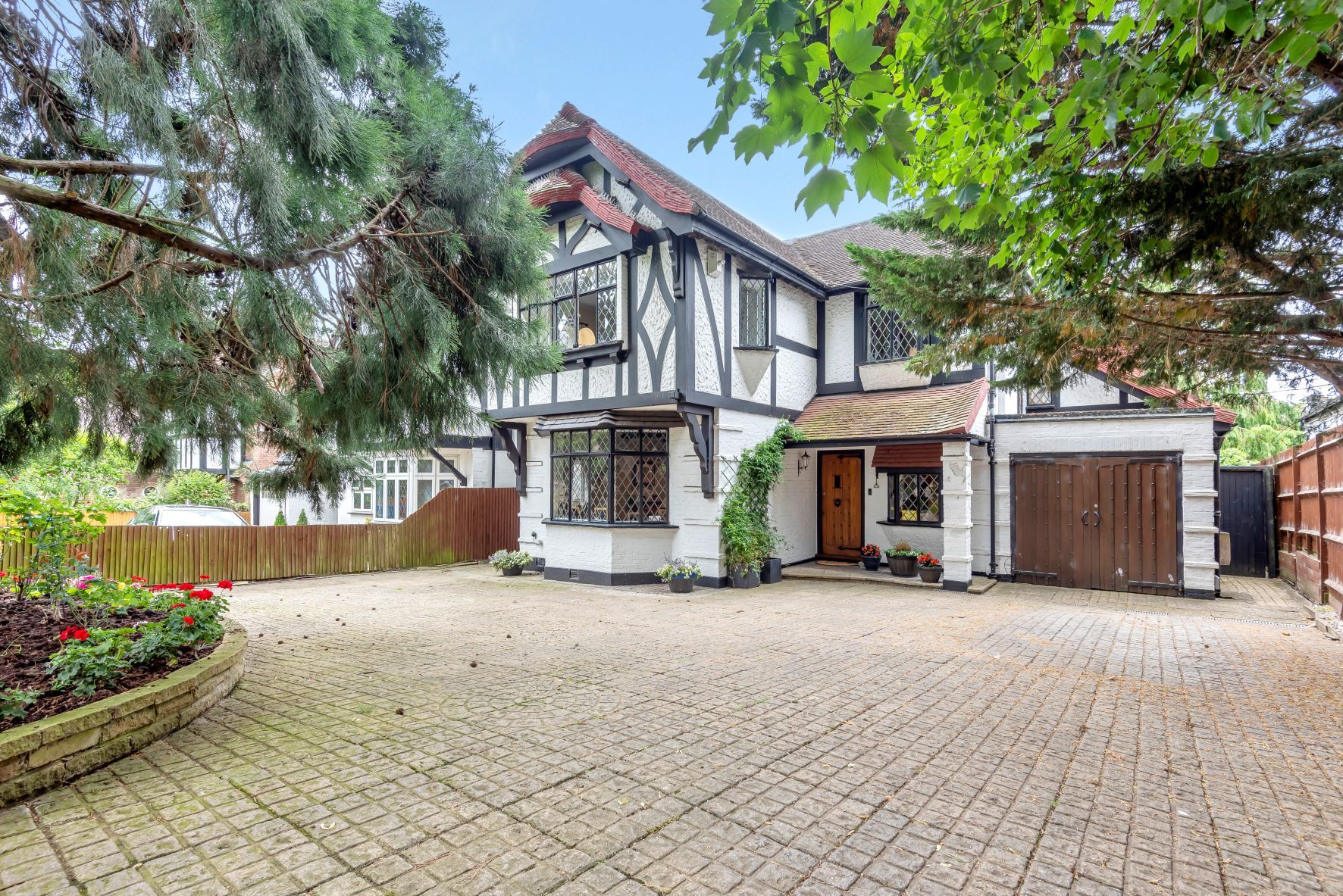 4 bed detached house for sale in Canons Drive, Edgware HA8 Zoopla