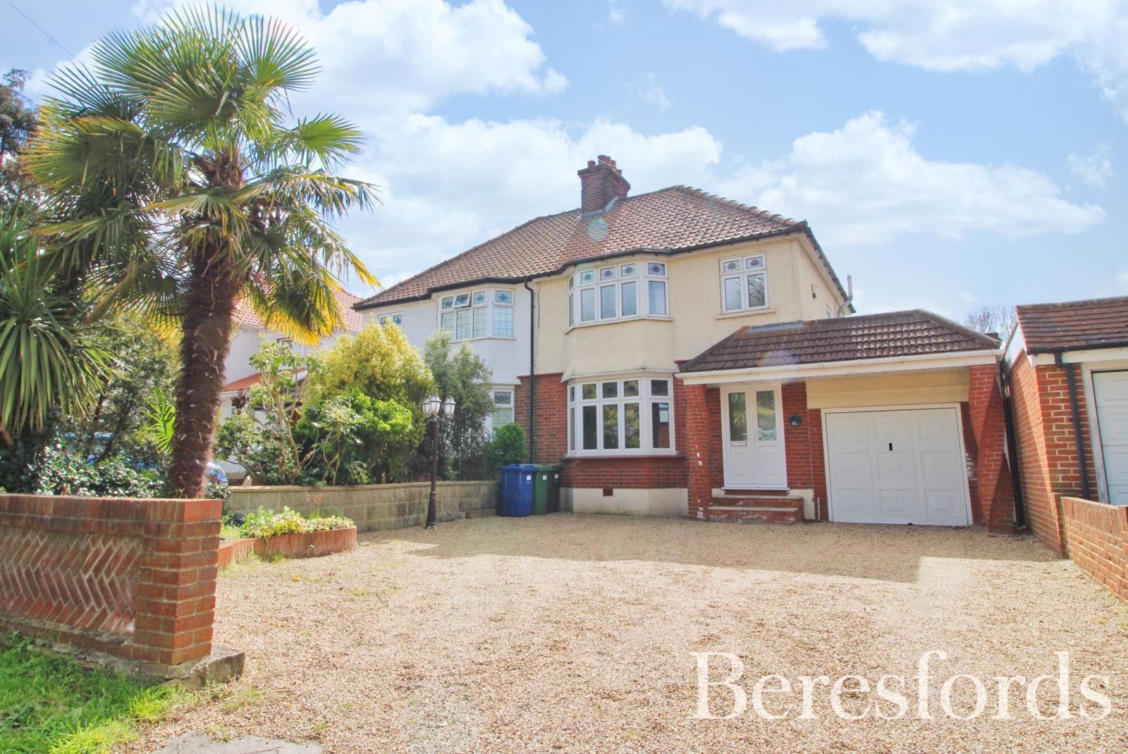 3 bed semidetached house for sale in Purfleet Road, Aveley, South