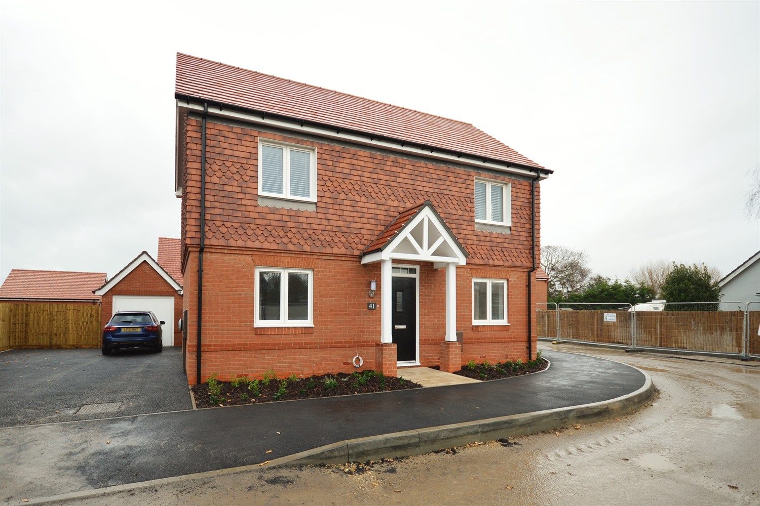 4 bed detached house to rent in Sea Serpent Road, Bracklesham Bay