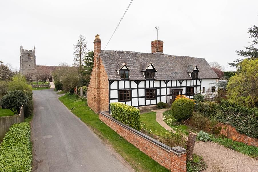 6 bed detached house for sale in Abberton Road, Bishampton, Pershore