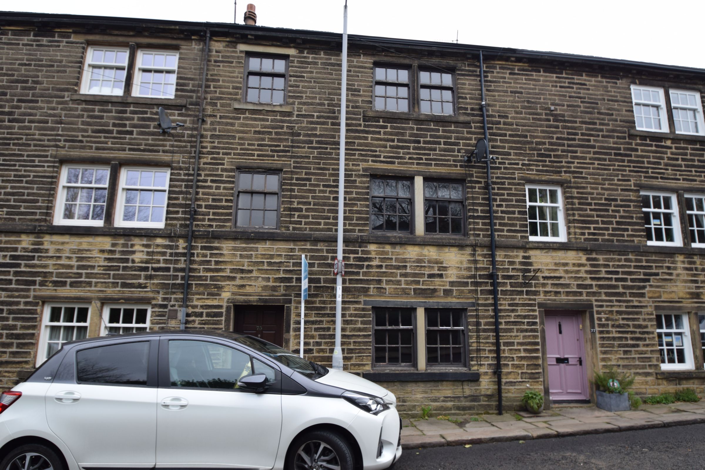 2 bed terraced house to rent in Main Street, Wilsden, Bradford BD15