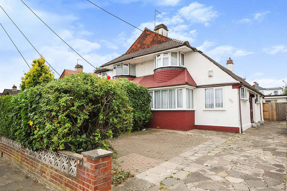 3 bed semidetached house for sale in Burnt Ash Hill, London SE12 Zoopla