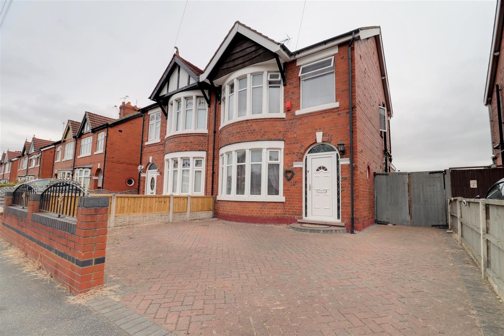 3 bed property for sale in Kingsway, Crewe CW2 Zoopla