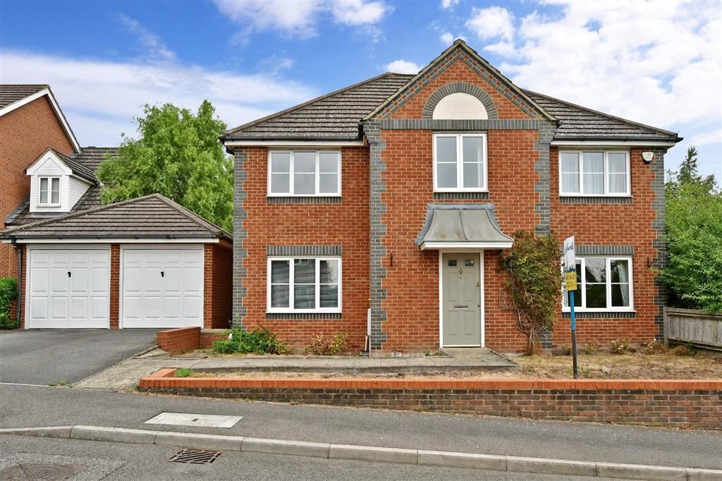 4 bed detached house for sale in Lodge Wood Drive, Ashford, Kent TN25