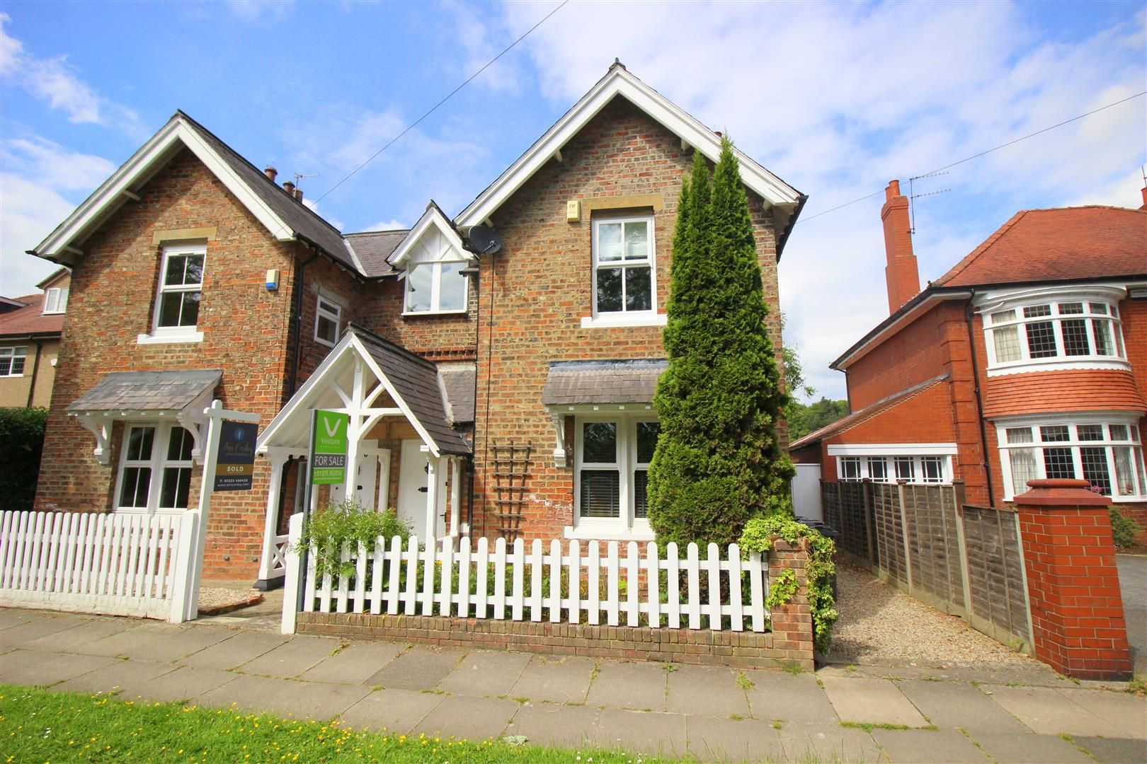 3 bed semidetached house for sale in Coniscliffe Road, Darlington DL3