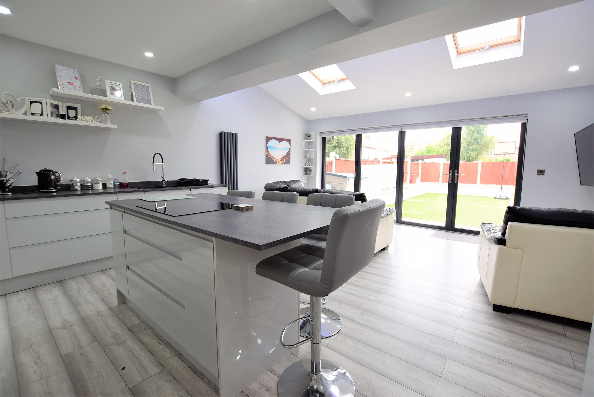 3 bed semidetached house for sale in Faringdon Avenue, Blackpool FY4