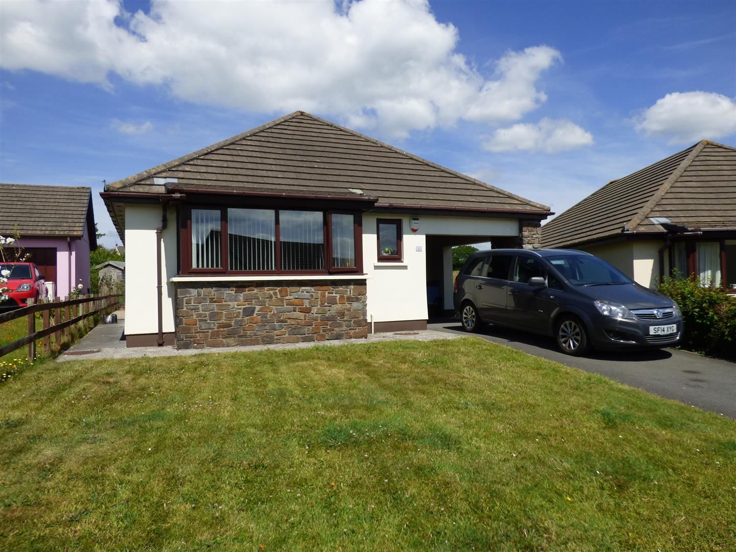 3 bed bungalow for sale in Dol Y Dderwen, Llangain, Carmarthen SA33