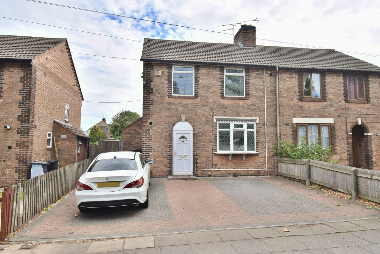 3 bed semidetached house for sale in Saffron Lane, Leicester LE2 Zoopla