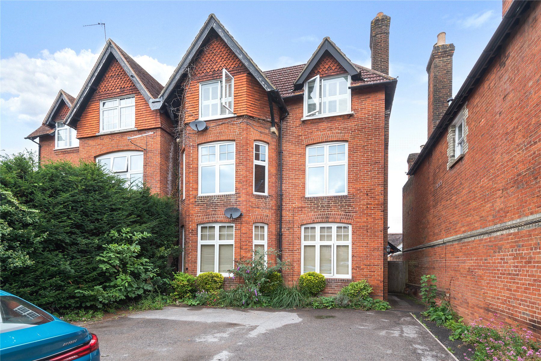 2 bed flat for sale in Epsom Road, Guildford GU1 Zoopla