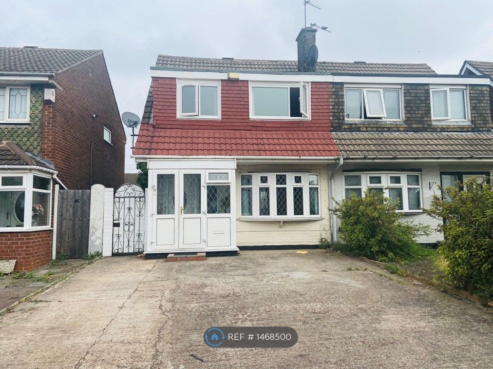 3 bed semidetached house to rent in New Street, Hill Top, West