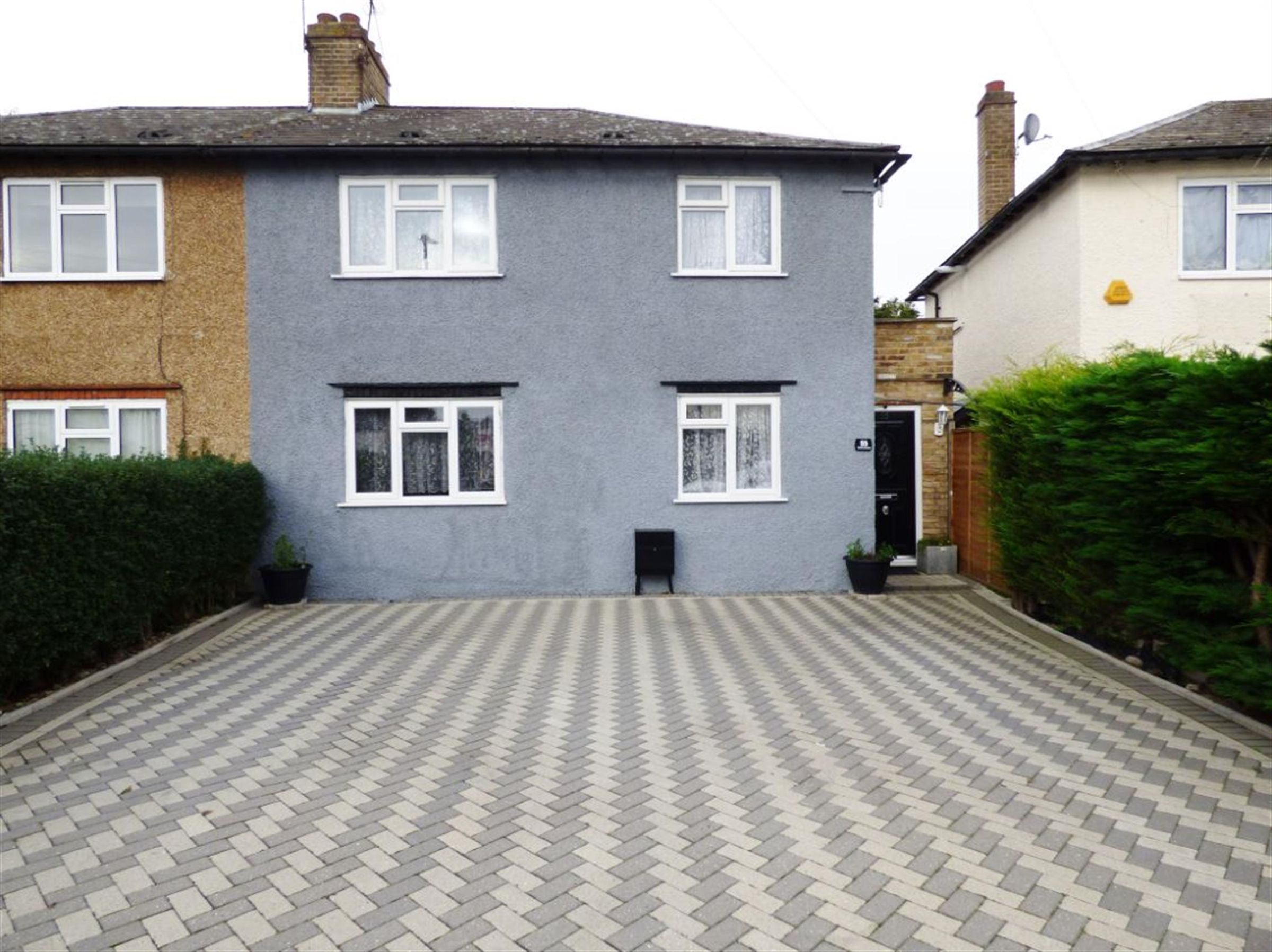 4 bed semidetached house for sale in Clayton Crescent, Brentford TW8