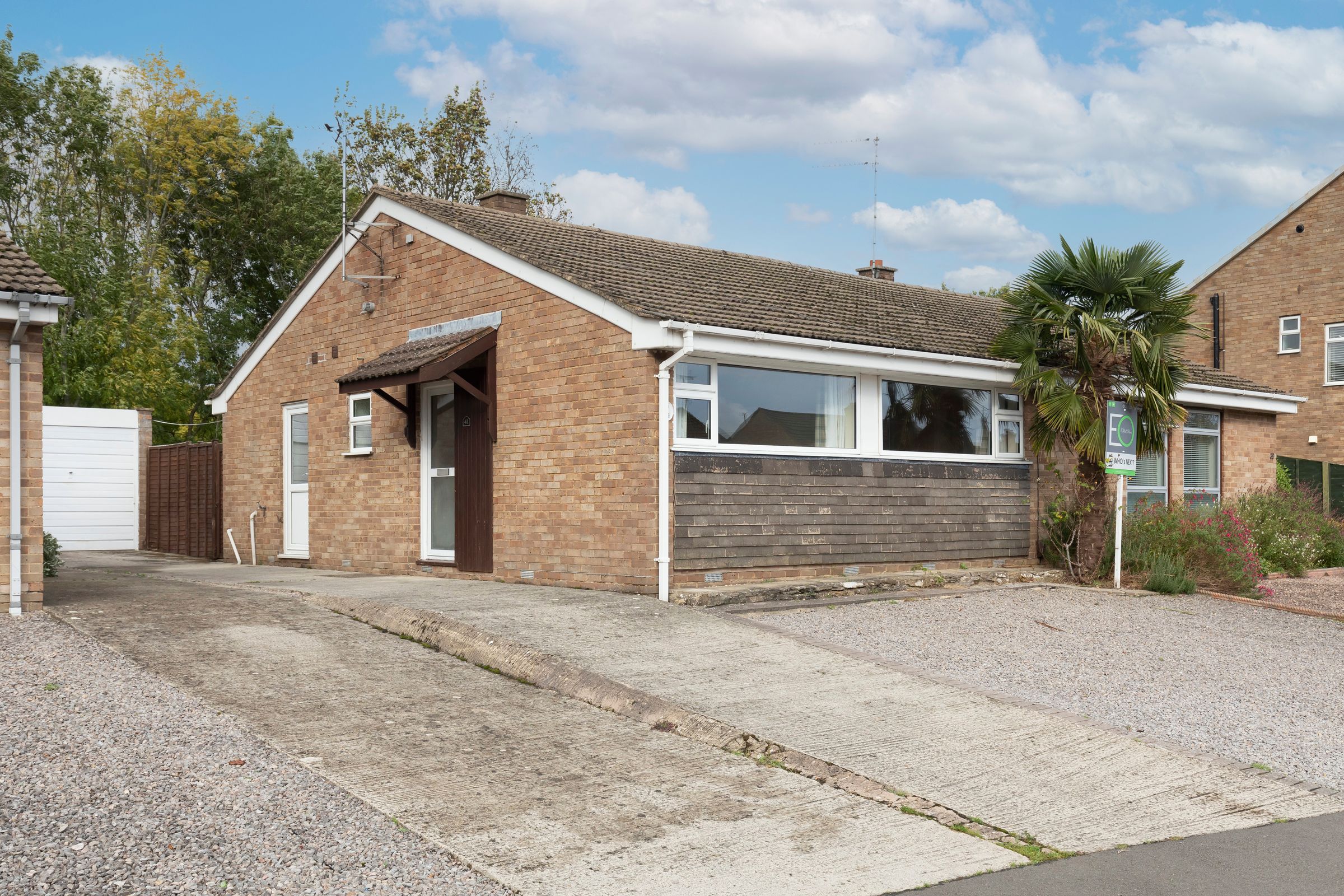 2 bed semidetached bungalow to rent in Kingscote Road East, Cheltenham